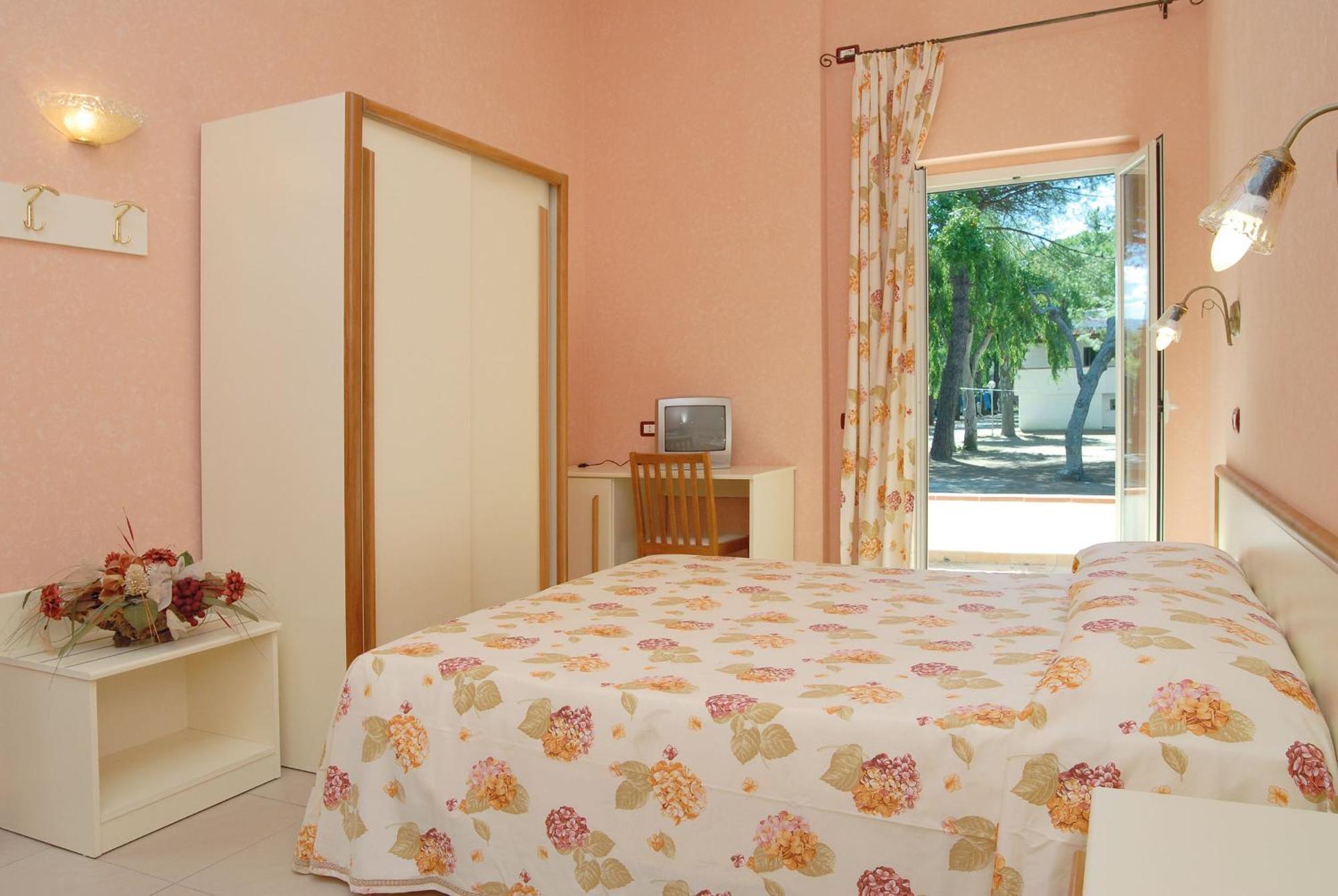 Villaggio Lido Del Mare Rodi Garganico Esterno foto
