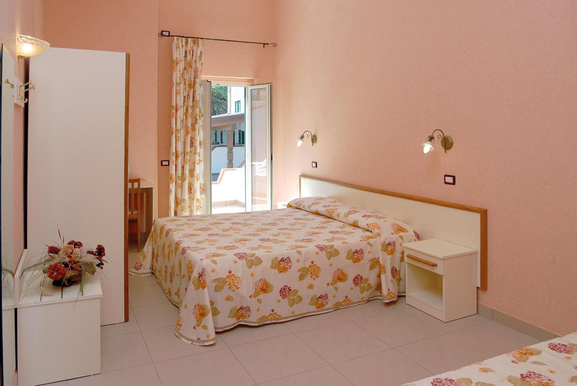 Villaggio Lido Del Mare Rodi Garganico Esterno foto